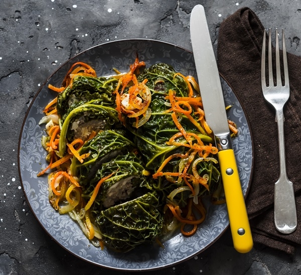 Rezept: Wirsingrouladen mit Maronen (Esskastanien)